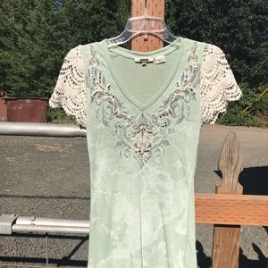 Miss Me Women’s light green bling top size S